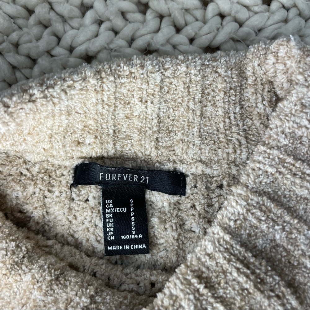 Cropped sweater 🧶 - Picture 6 of 6